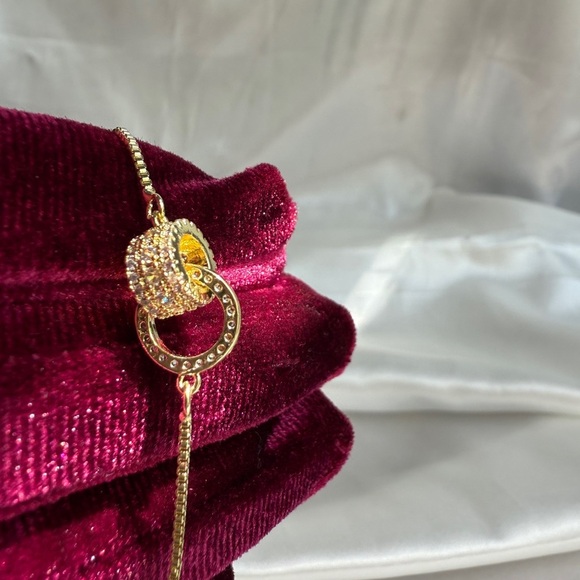 Anthro adjustable Gold Bracelet with Heart Clasp - Picture 12 of 15